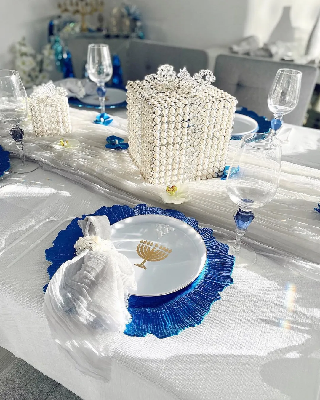 A Luxe Hanukkah Tablescape by Glam Goals Ariel